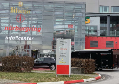PKW Transport im geschlossenen Anhänger