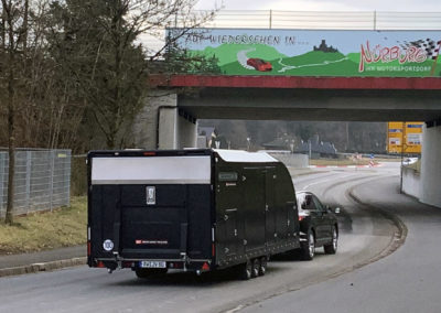 geschlossener PKW Transport