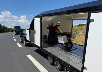 Geschlossener Motorrad Transport von OTC KFZ Transporte