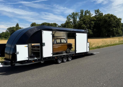 Geschlossener Transport für PKW - hier transportieren wir einen seltenen Oldtimer