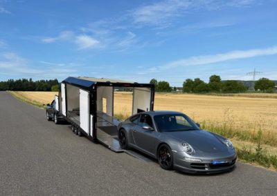 Geschlossener Transport für PKW - hier transportieren wir einen edlen Porsche
